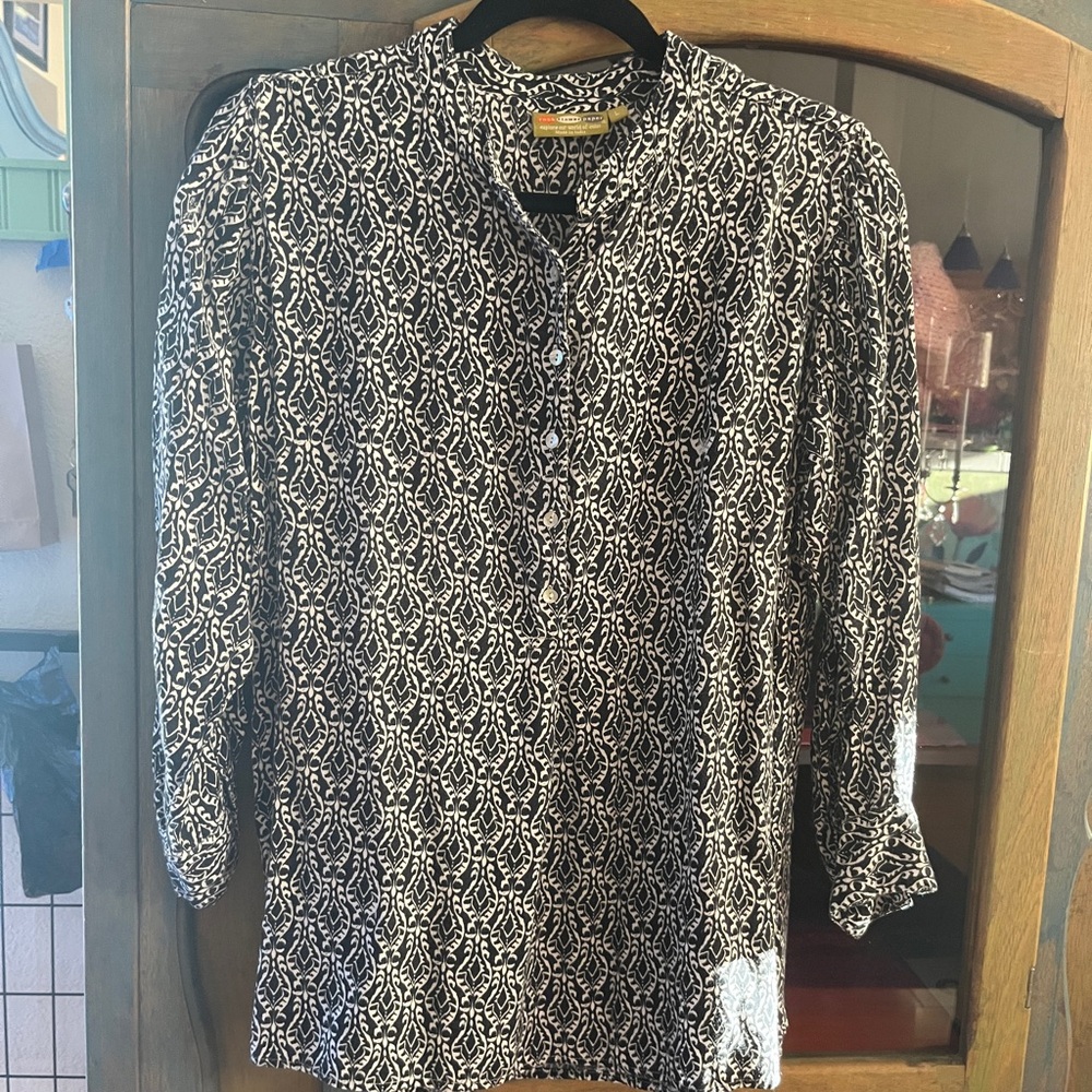 Black and White Mandarin Collar Button Down Blouse